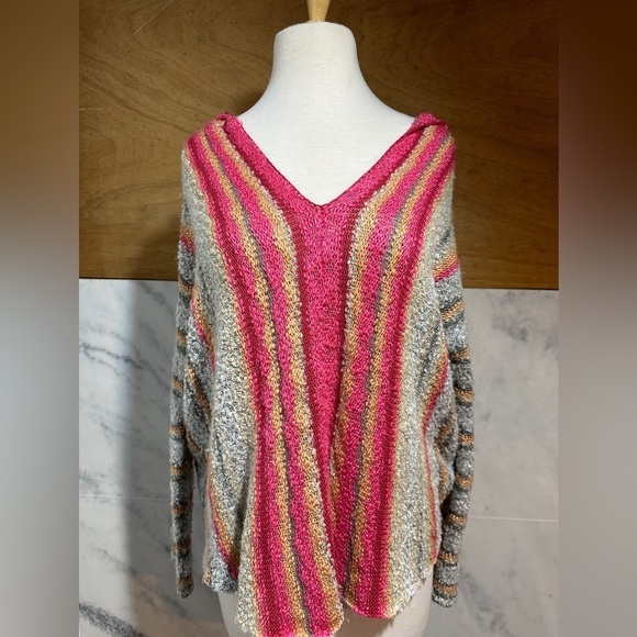 Love Stitch Sweaters - Lovestitch Hooded Lightweight size S/M